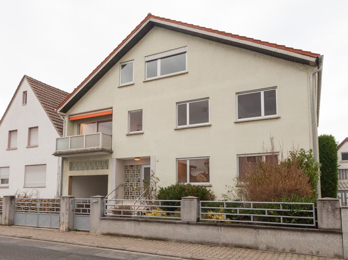 Objekt 481: Gepflegtes Zweifamilienhaus mit abgeschlossenen Wohneinheiten in ruhiger Wohnlage von Gernsheim