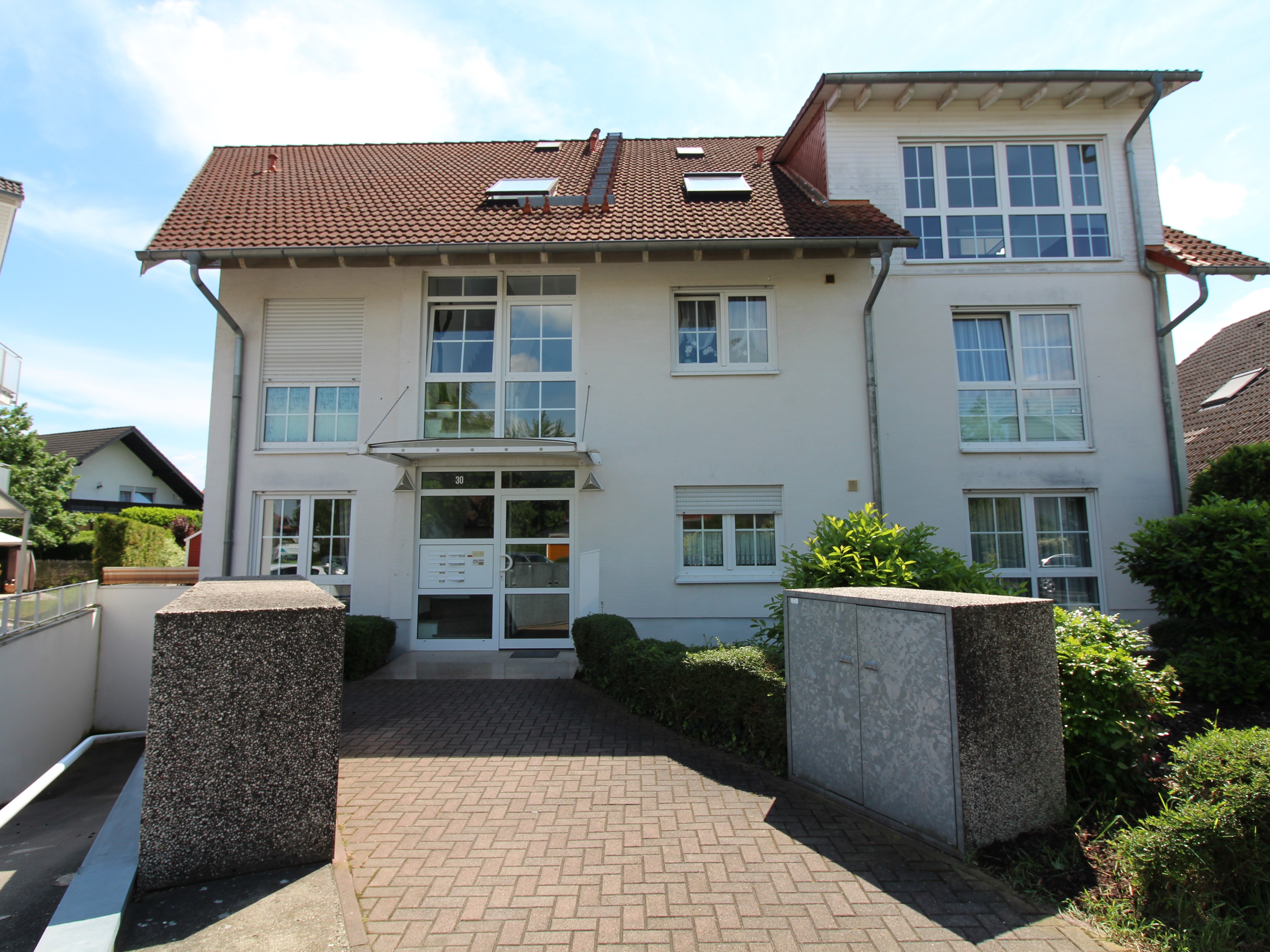 Objekt 704: 2-Zimmer-Wohnung mit Balkon im 1. Obergeschoss eines kleinen Mehrfamilienhauses in Gernsheim