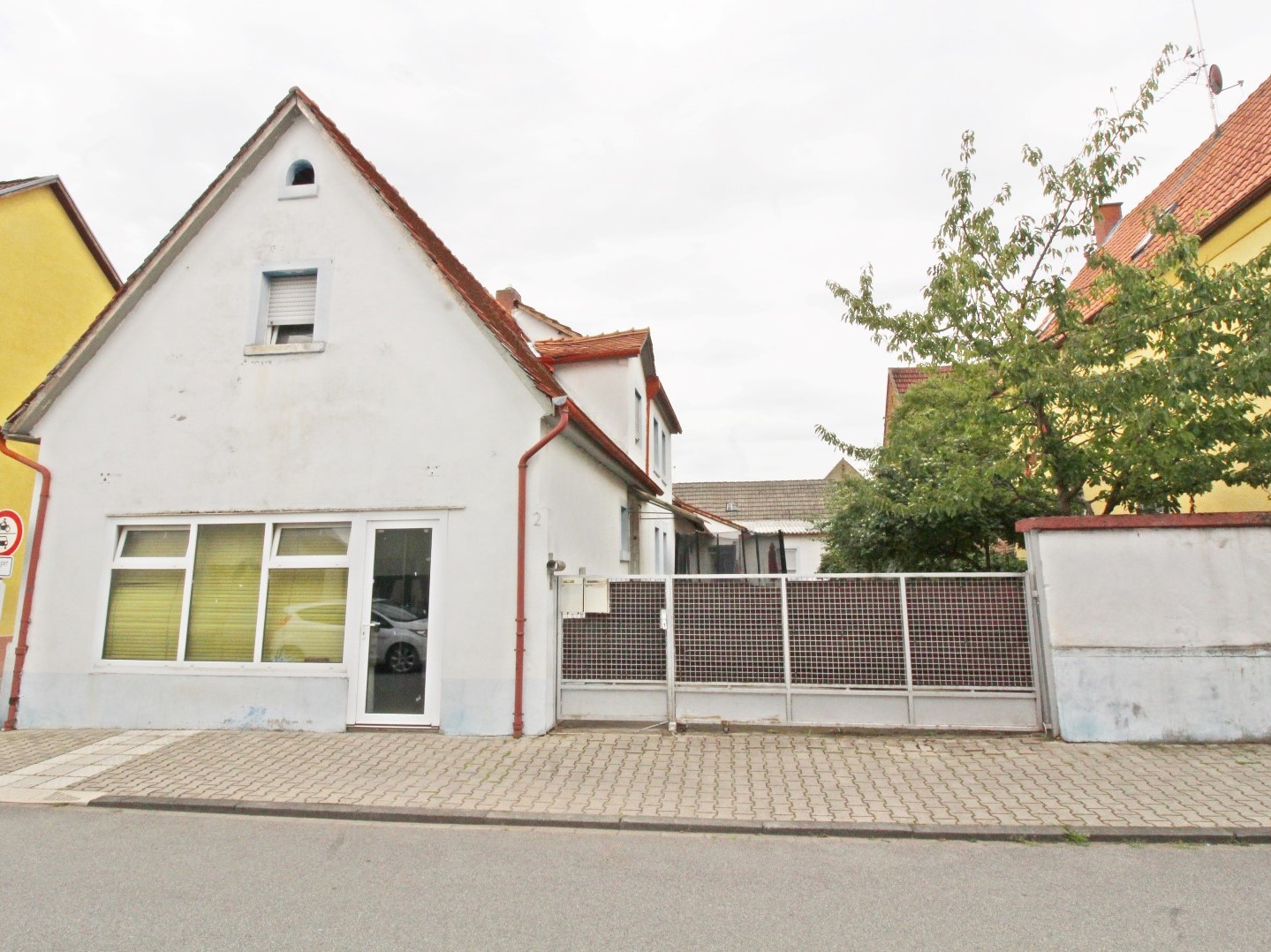 Objekt 855: Älteres Wohn- und Geschäftshaus im Zentrum von Groß-Rohrheim